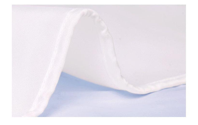 Tenda da doccia bianca in tessuto