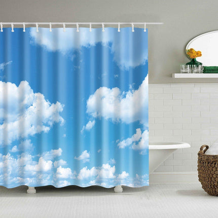 Tenda da doccia con cielo nuvoloso