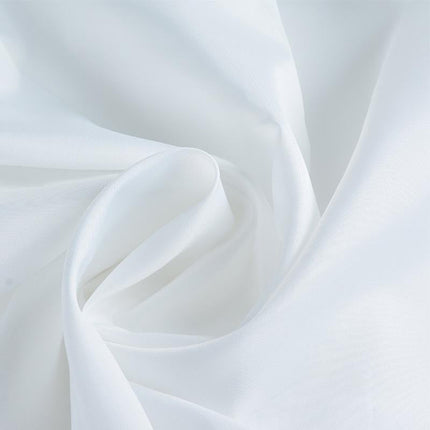 Tenda da doccia in tessuto bianco