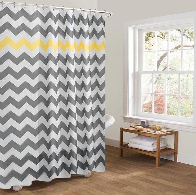 Tenda doccia grigia e gialla chevron